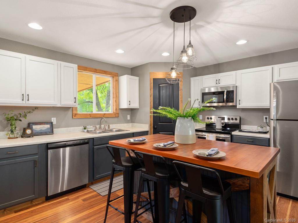 464 Thompson Cove Road - Photo 1