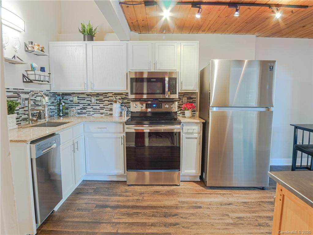 201 Hoskins Road - Photo 1