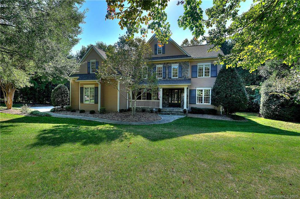 102 Tannenbaum Court - Photo 1