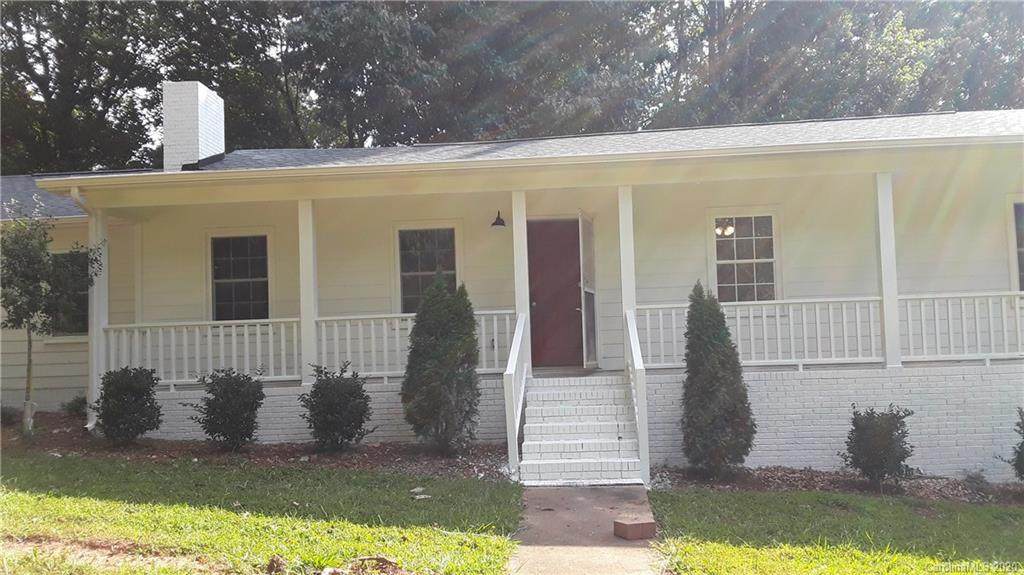 303 Woodridge Drive - Photo 1