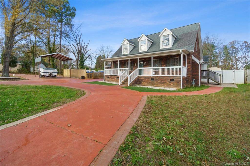 411 Blume Street - Photo 1