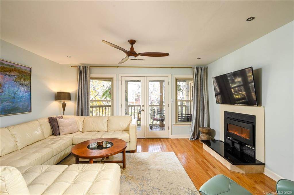 13820 Queens Harbor Road - Photo 1