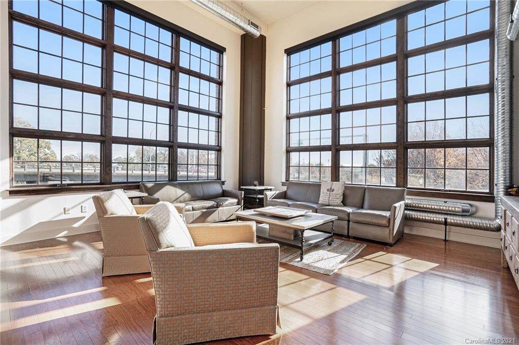 715 Graham Street - Photo 1