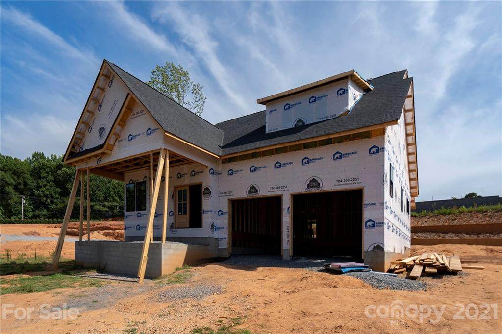 831 Naples Drive - Photo 1
