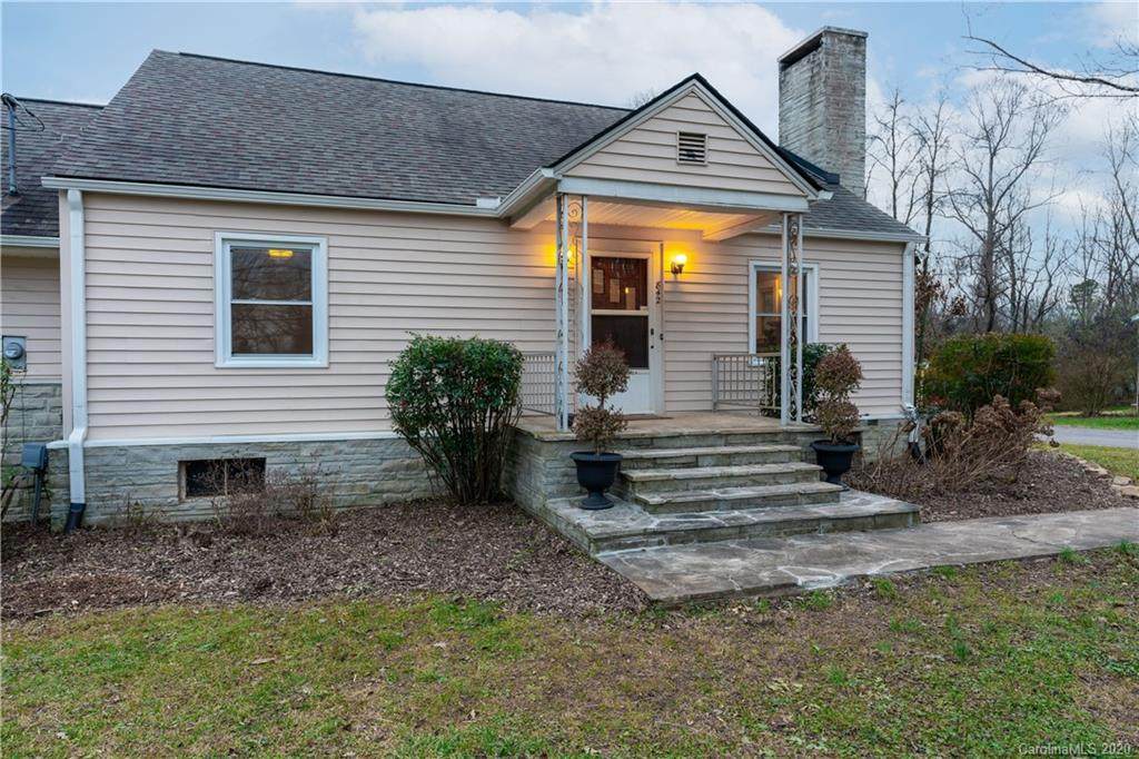 842 Sand Hill Road - Photo 1