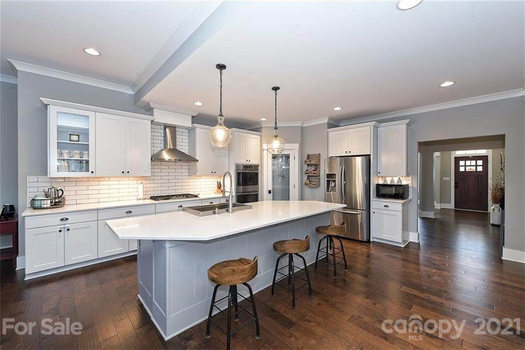 638 White Oaks Road - Photo 1