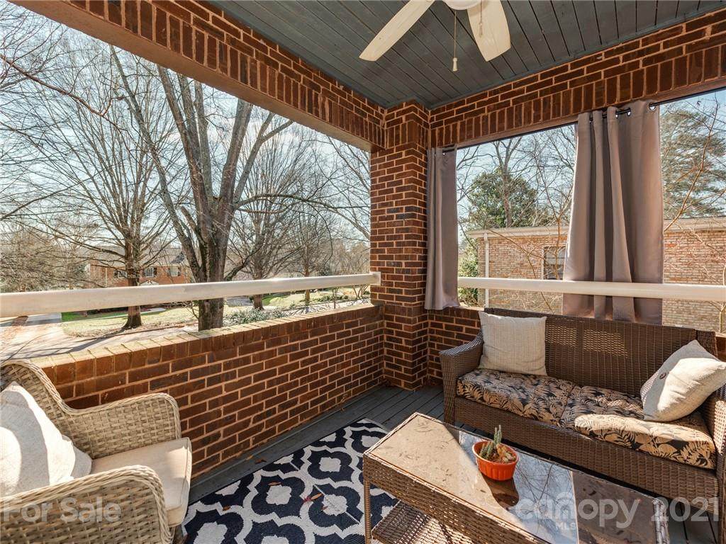 2220 Roswell Avenue - Photo 1
