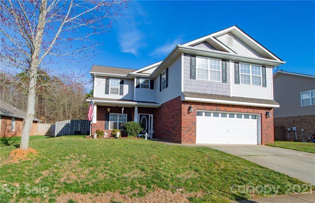 1702 Woods Lane - Photo 1