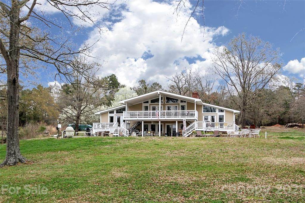 135 Skysail Road - Photo 1