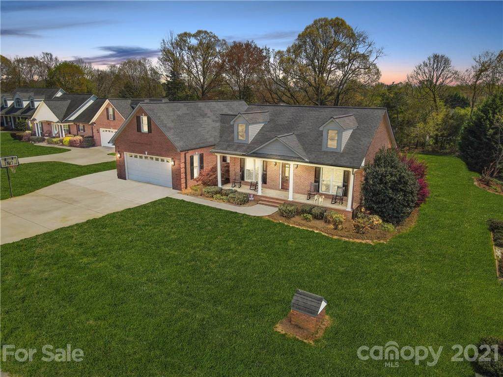 4360 Woodsbury Lane - Photo 1