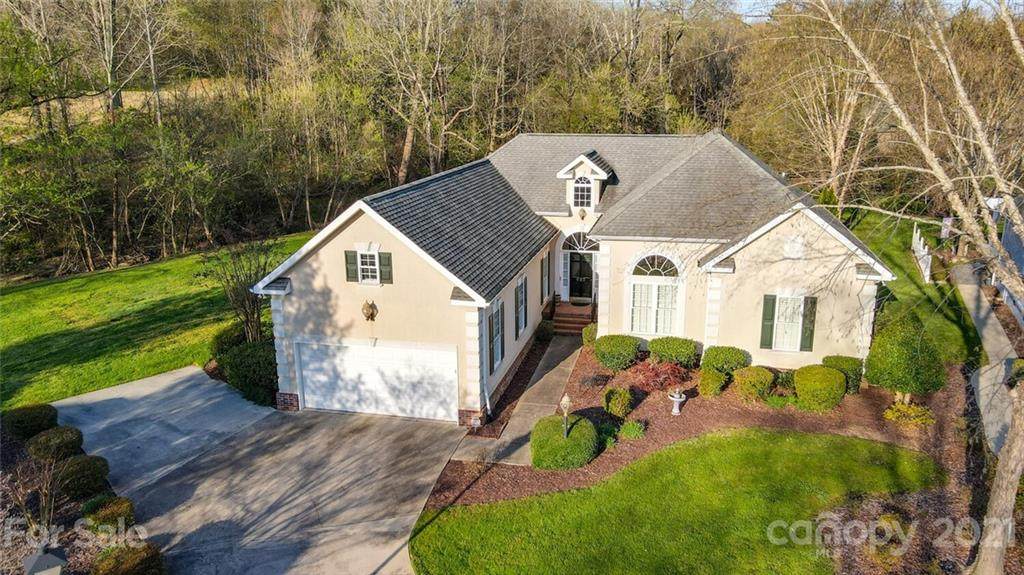 425 Spyglass Hill Place - Photo 1