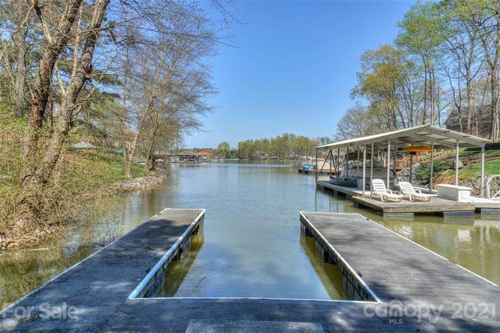 120 Manitoba Lane - Photo 1