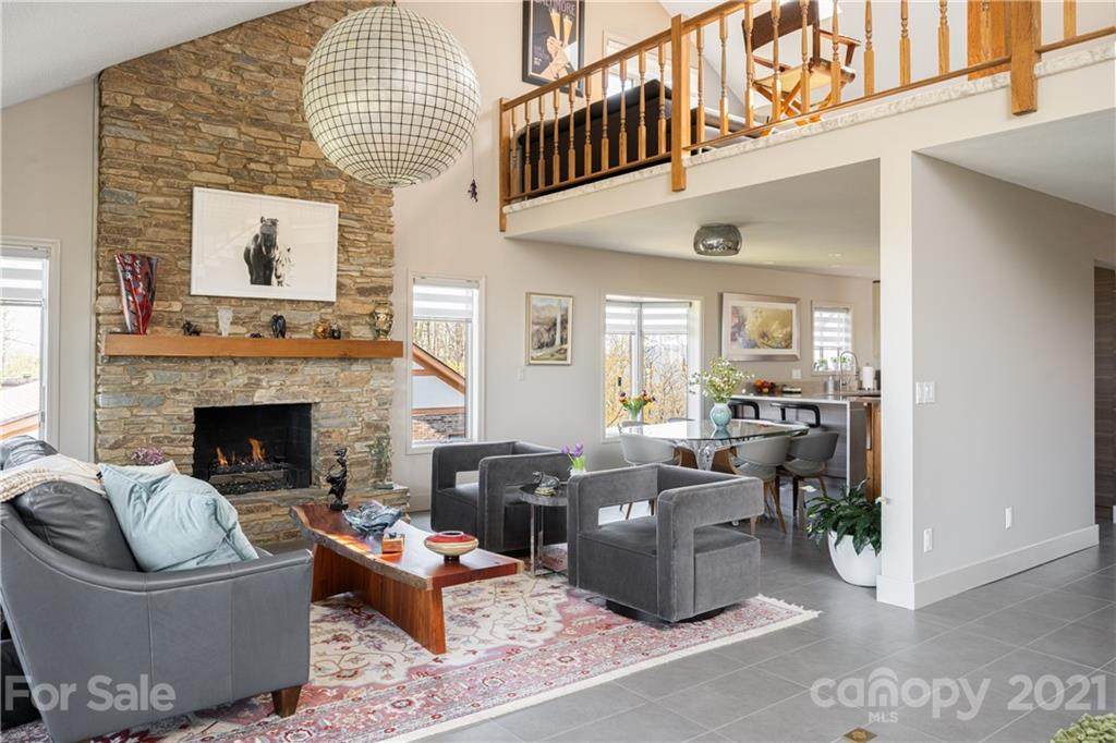 204 Fleetwood Plaza - Photo 1