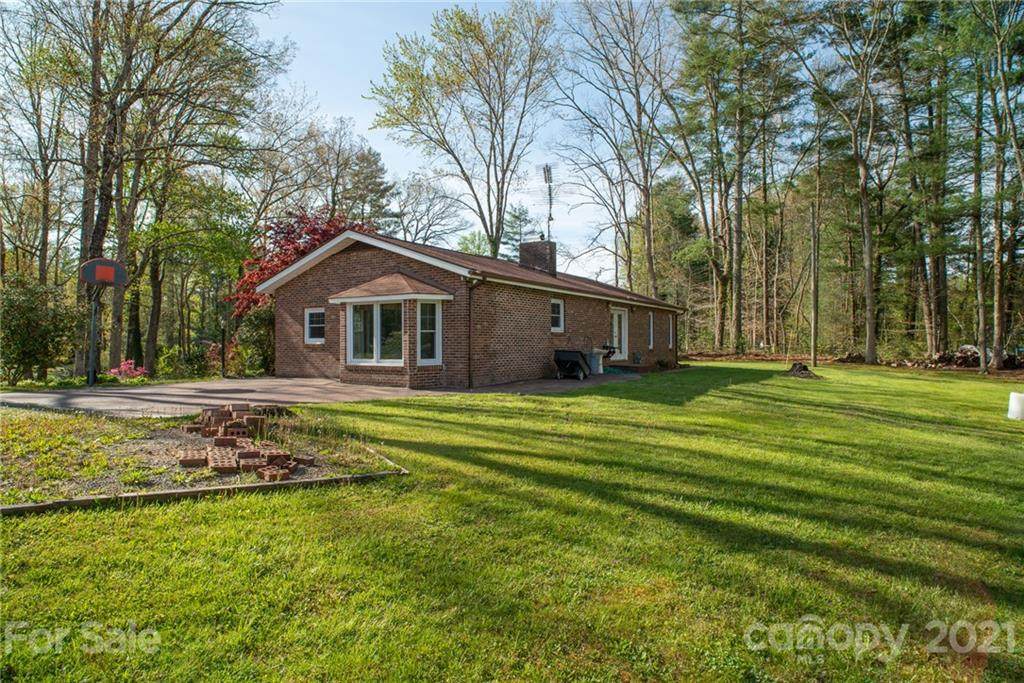 20 Greenwood Forest Drive - Photo 1