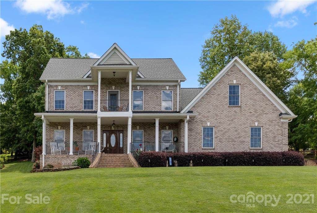 240 Quiet Waters Road - Photo 1