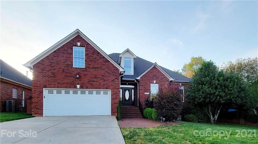 1610 Elkhart Circle - Photo 1