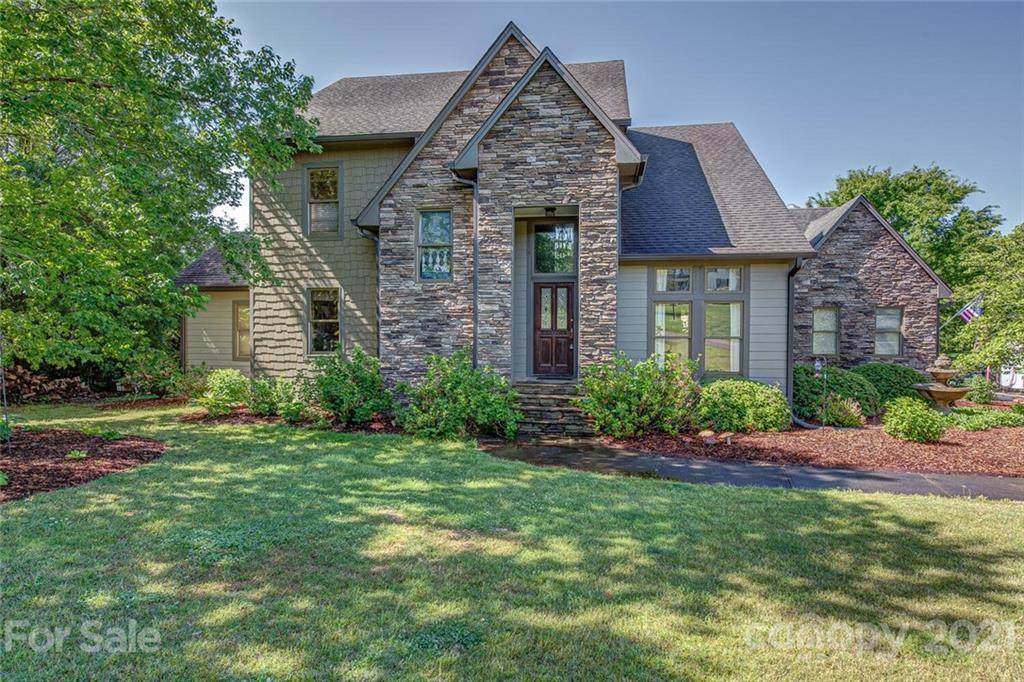 156 Oak Pointe Drive - Photo 1