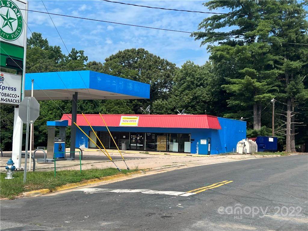 1104 Main Street - Photo 1