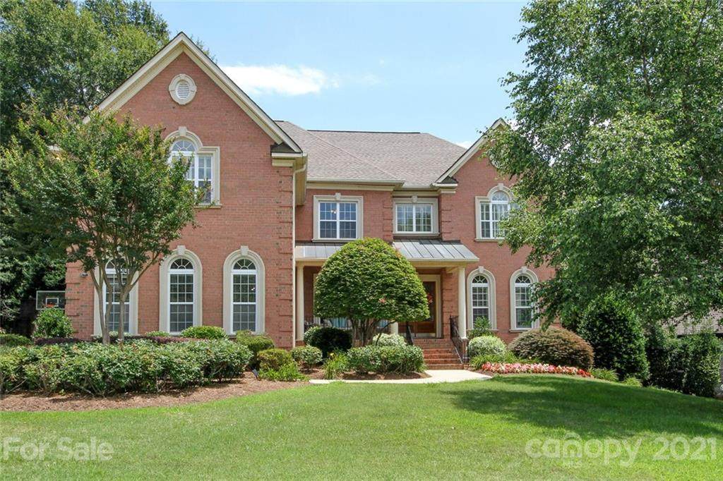 1613 Lookout Circle - Photo 1