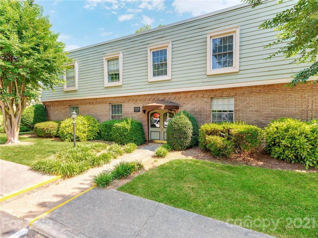 2606 Park Road - Photo 1