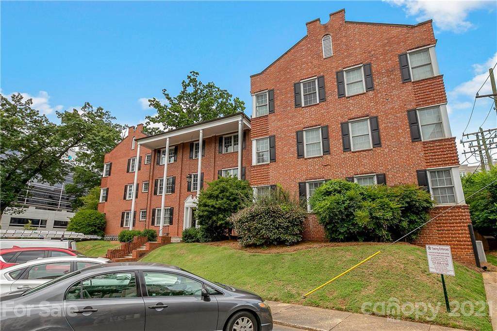 920 Monticello Terrace - Photo 1
