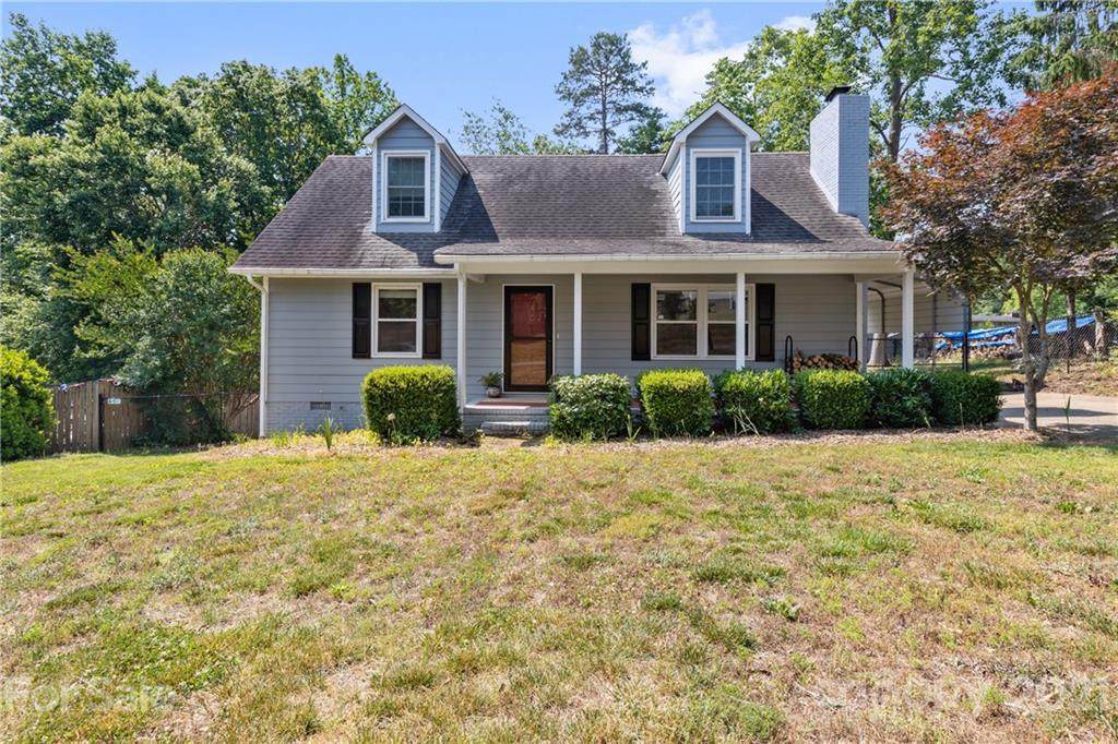 104 Pinetree Drive - Photo 1