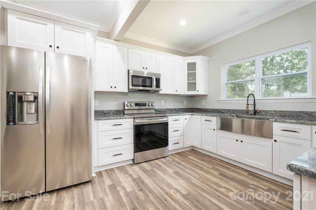 7643 Lakehaven Drive - Photo 1