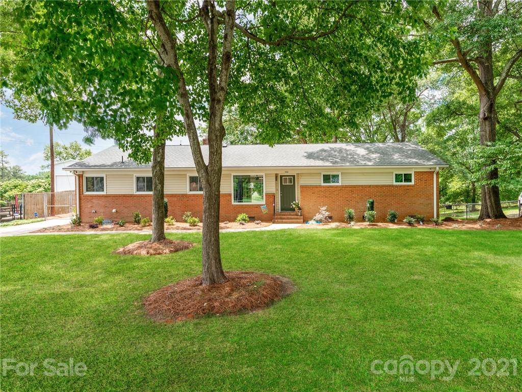 1913 Falconhurst Drive - Photo 1