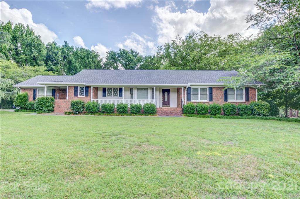2744 Farmlake Lane - Photo 1