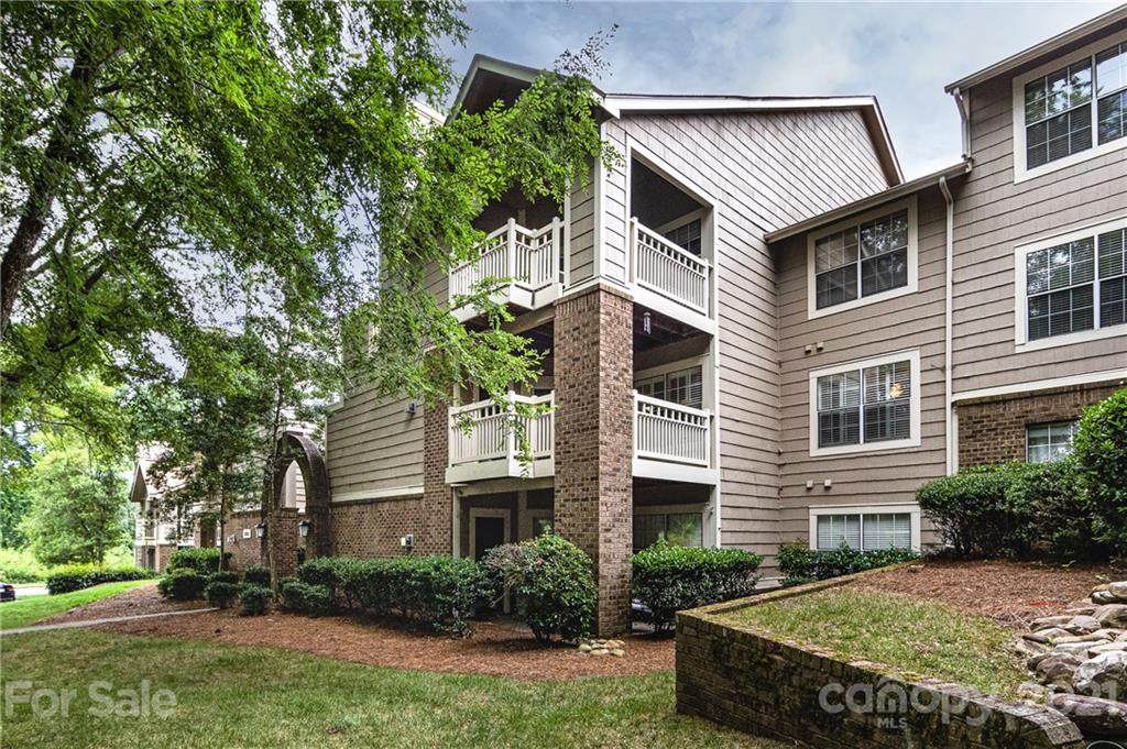 5003 Sharon Road - Photo 1