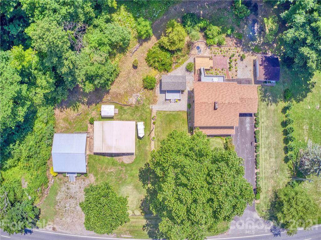 702 Jonathan Creek Road - Photo 1
