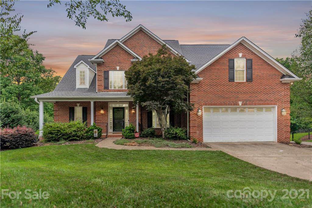 5088 Cramer Woods Drive - Photo 1