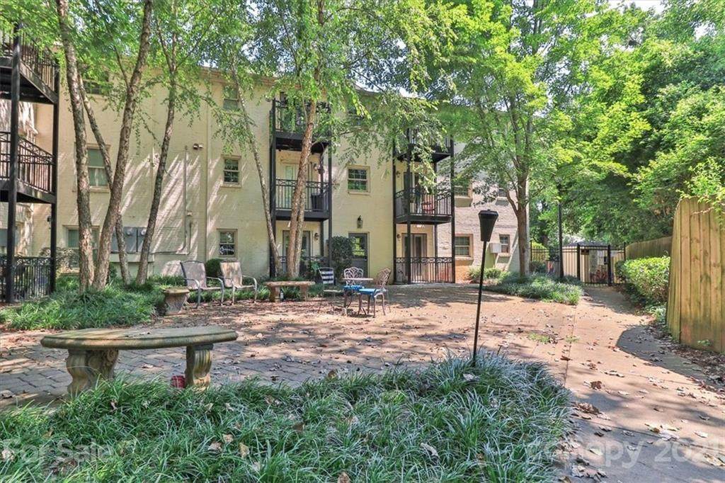 4921 Park Road - Photo 1