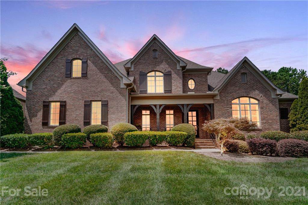 206 Glenmoor Drive - Photo 1