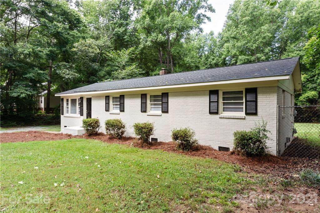1906 Shannon Road - Photo 1