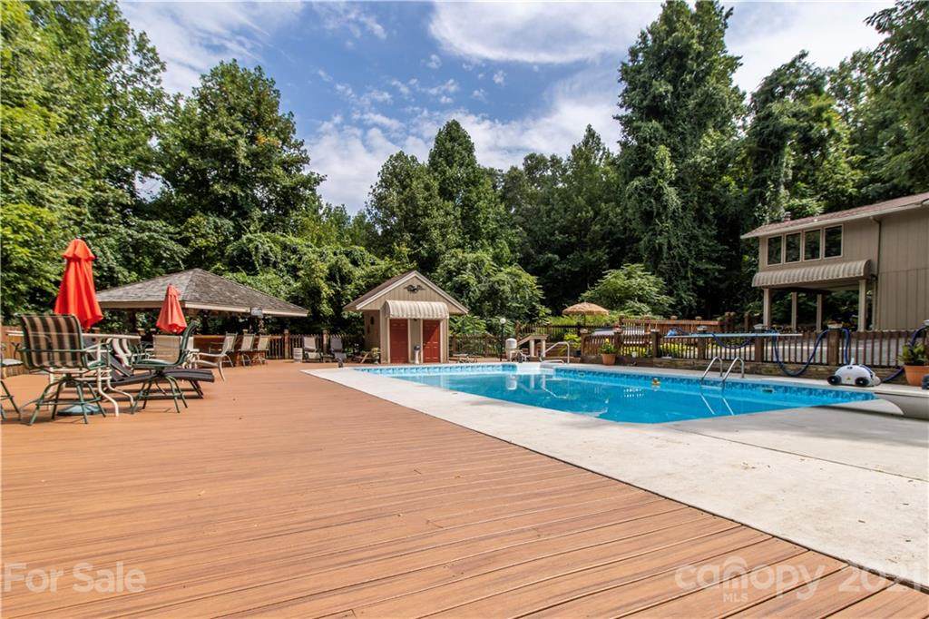 4 Brookview Drive - Photo 1