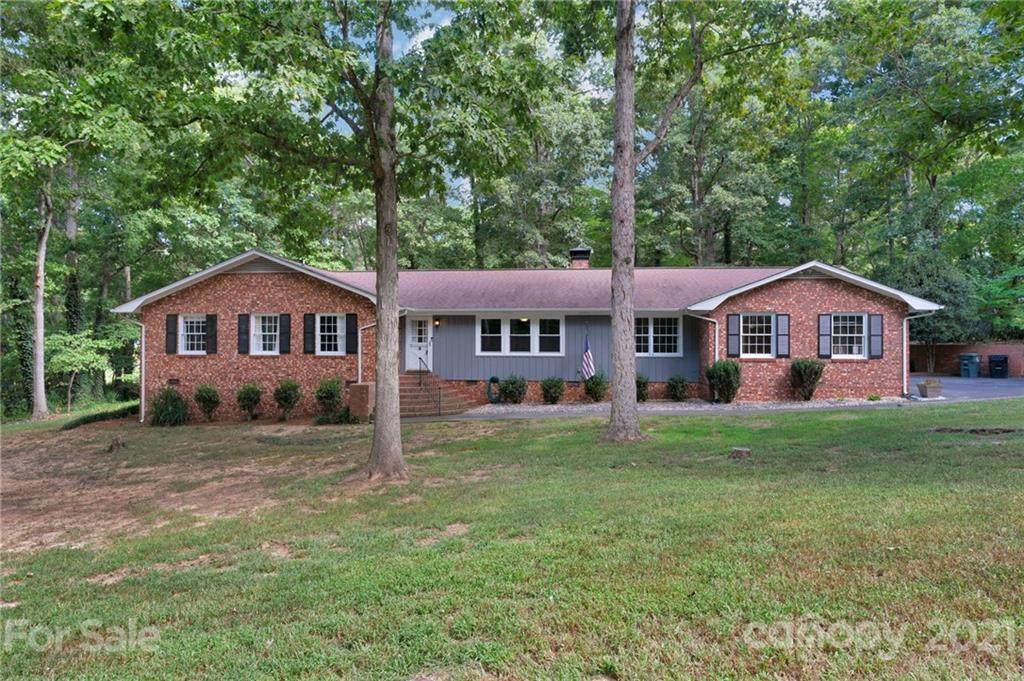 1601 Lileswood Drive - Photo 1