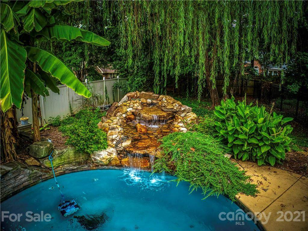 126 Trollingwood Lane - Photo 1