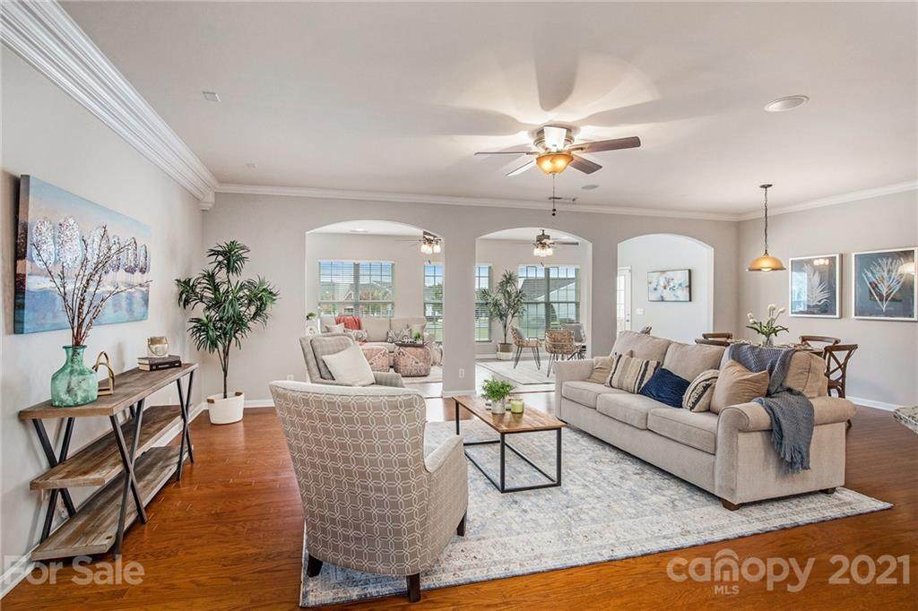 2005 Somerset Terrace - Photo 1