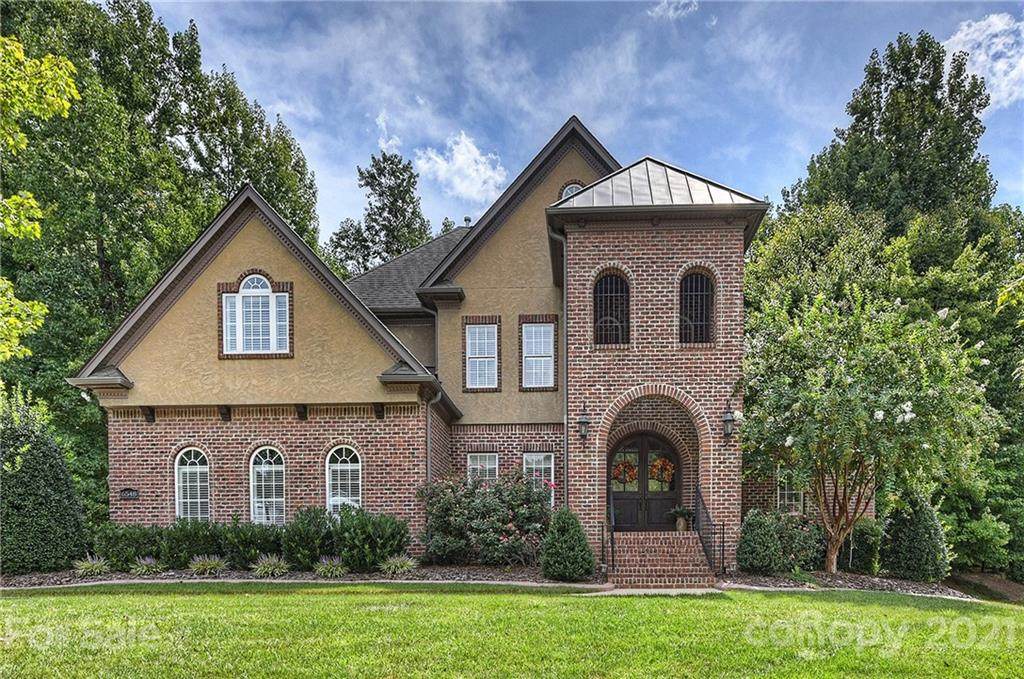6548 Robin Hollow Drive - Photo 1