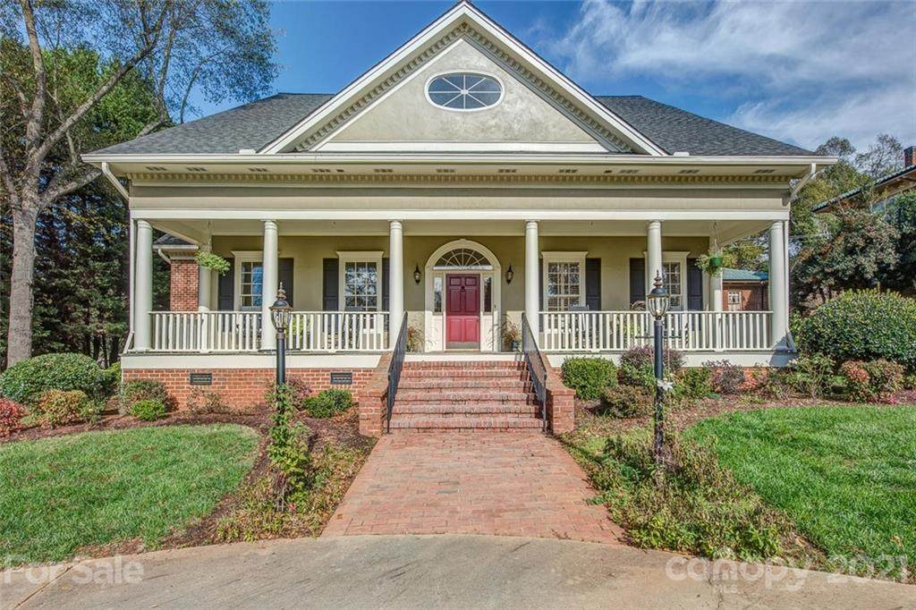 1335 Marion Street - Photo 1
