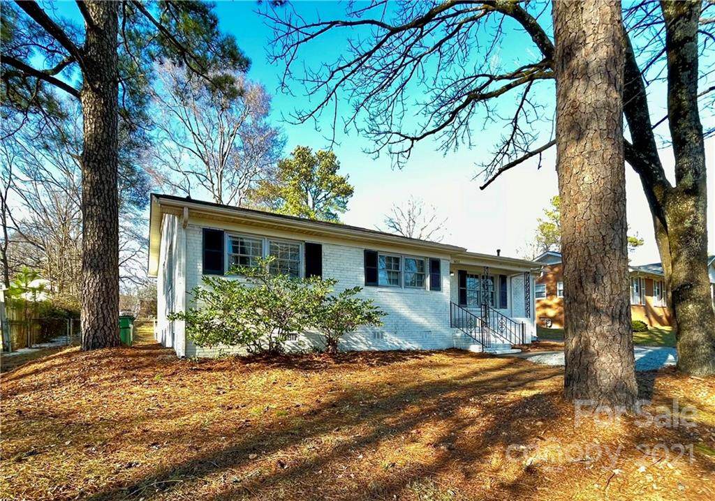 6833 Idlewild Road - Photo 1
