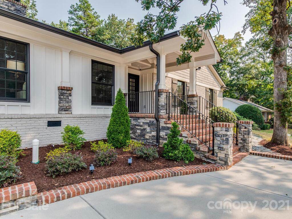 5923 Sharon View Road - Photo 1