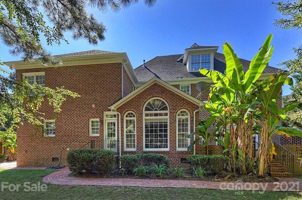 1104 Lost Oak Road - Photo 1