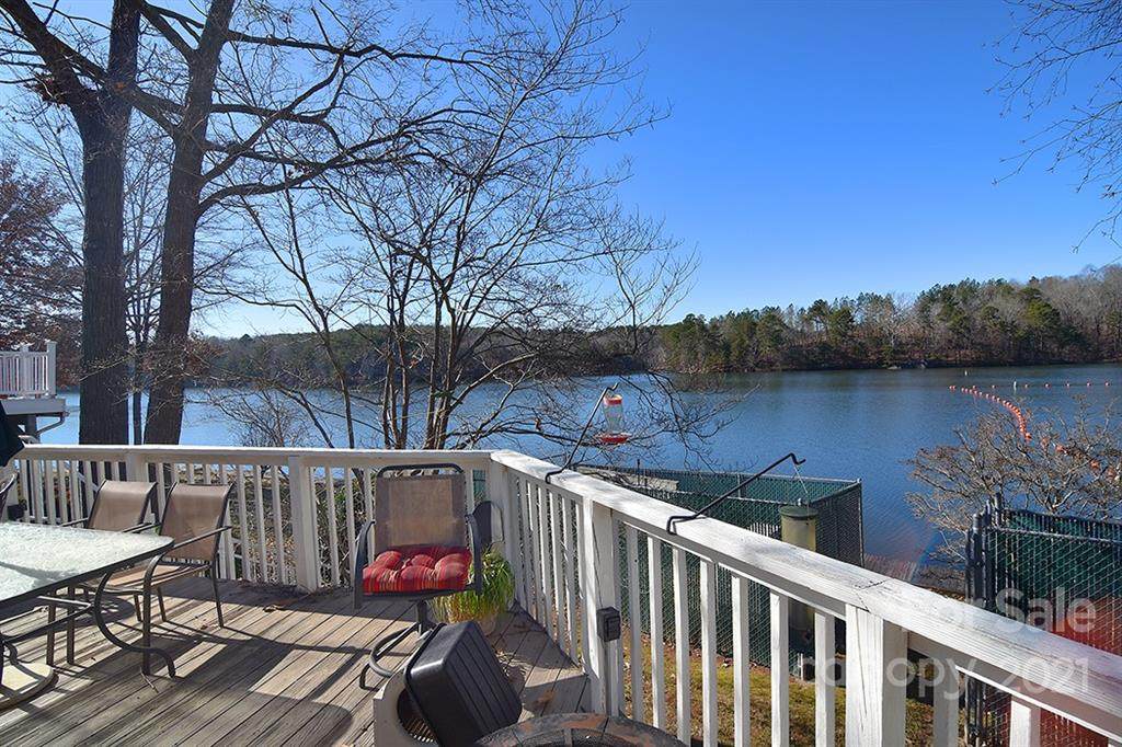 125 Dogwood Circle - Photo 1