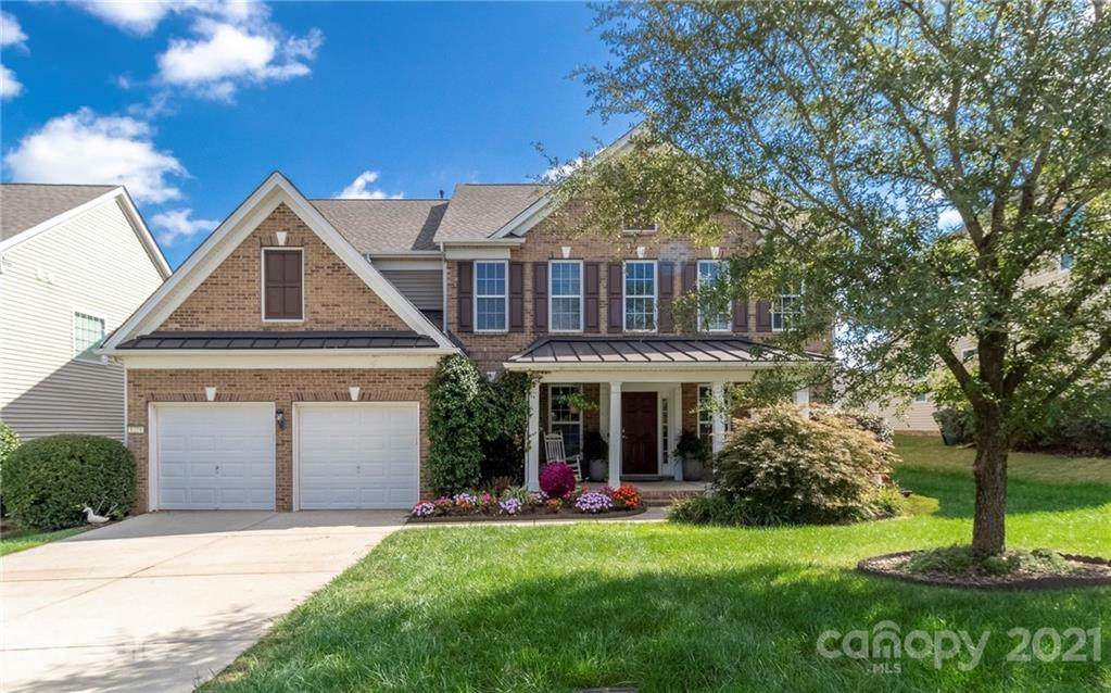1224 Middlecrest Drive - Photo 1