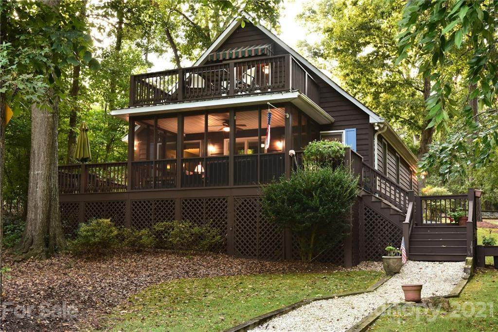 714 Springwood Drive - Photo 1