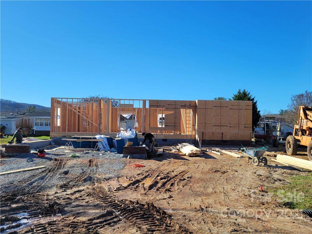 424 Sassafras Drive - Photo 1