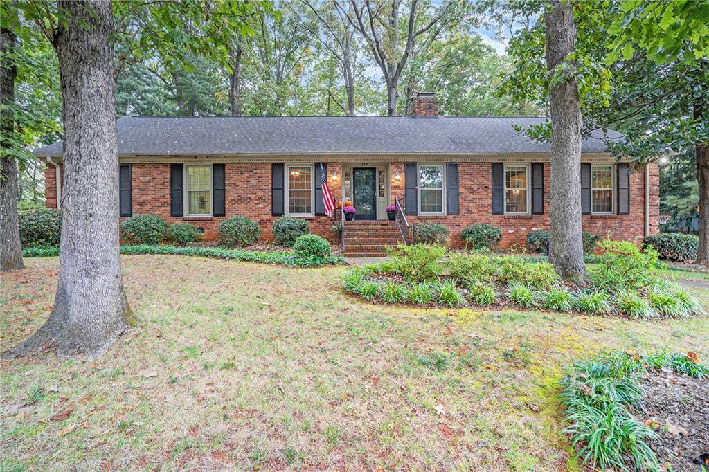 321 Glen Oaks Road - Photo 1