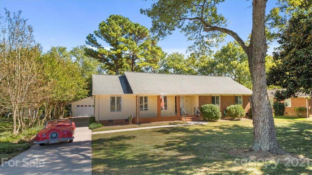 6531 Brynwood Drive - Photo 1